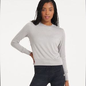 Vuori Daydream Crew Top - Women's XL NWOT light grey heather